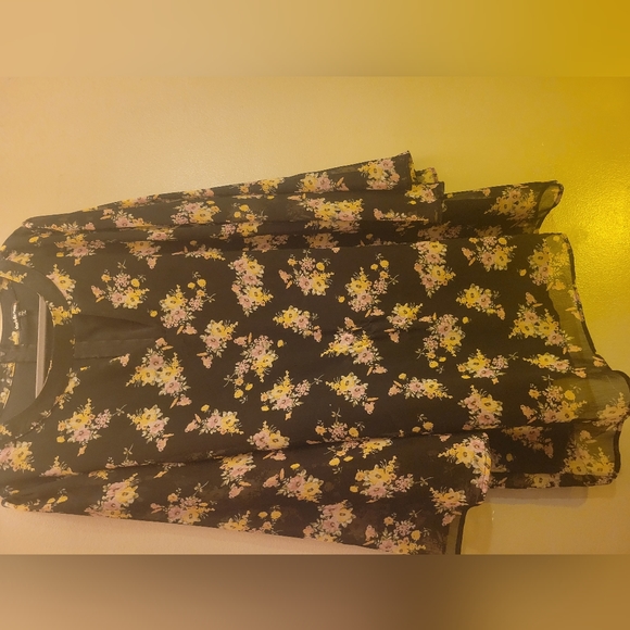 Short Black and Floral Dress. Size 2X - Picture 1 of 5